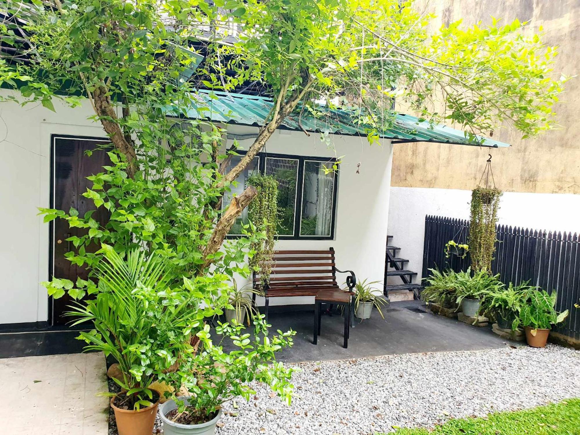 Home From Home Nugegoda Exteriör bild
